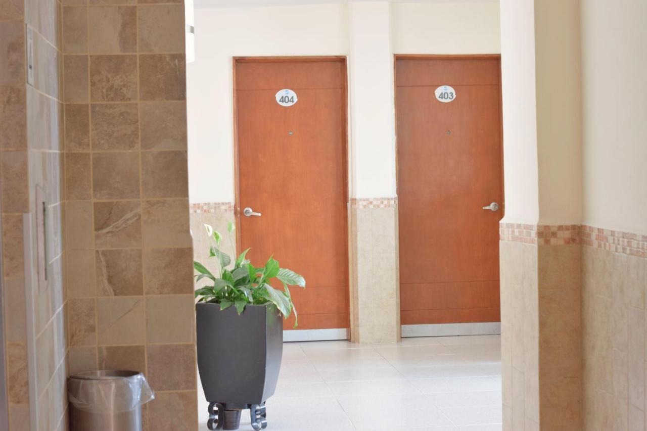 Hotel Niza Zona Piel León Zewnętrze zdjęcie