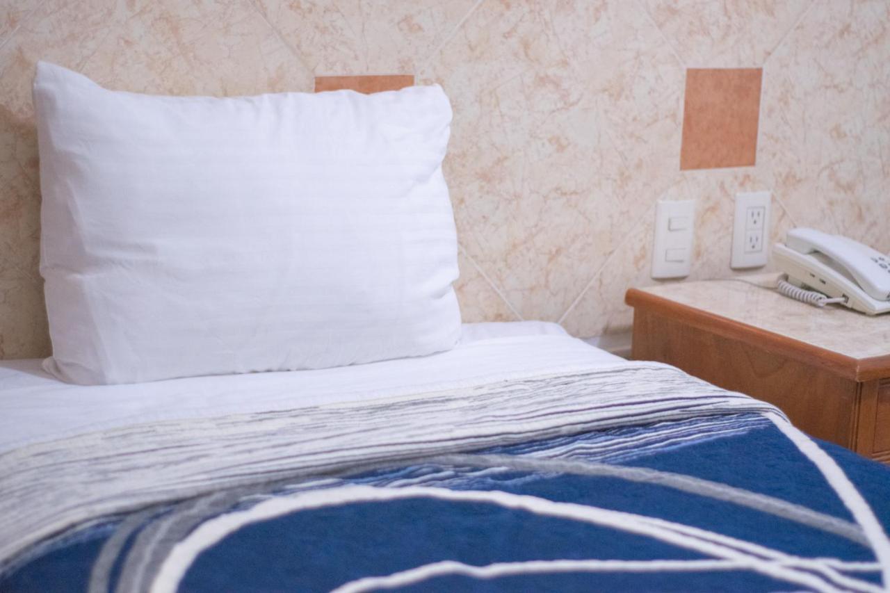 Hotel Niza Zona Piel León Zewnętrze zdjęcie