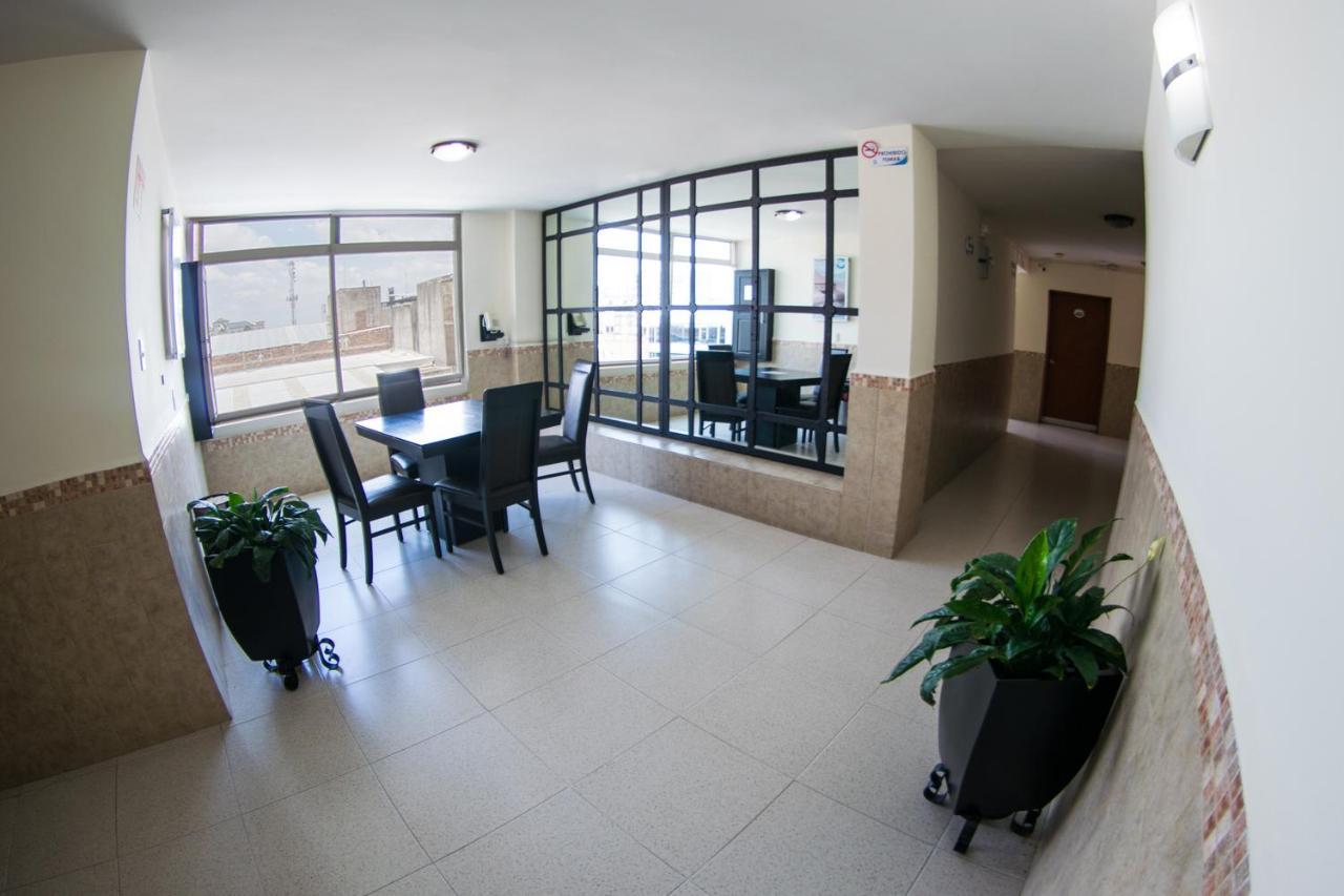 Hotel Niza Zona Piel León Zewnętrze zdjęcie