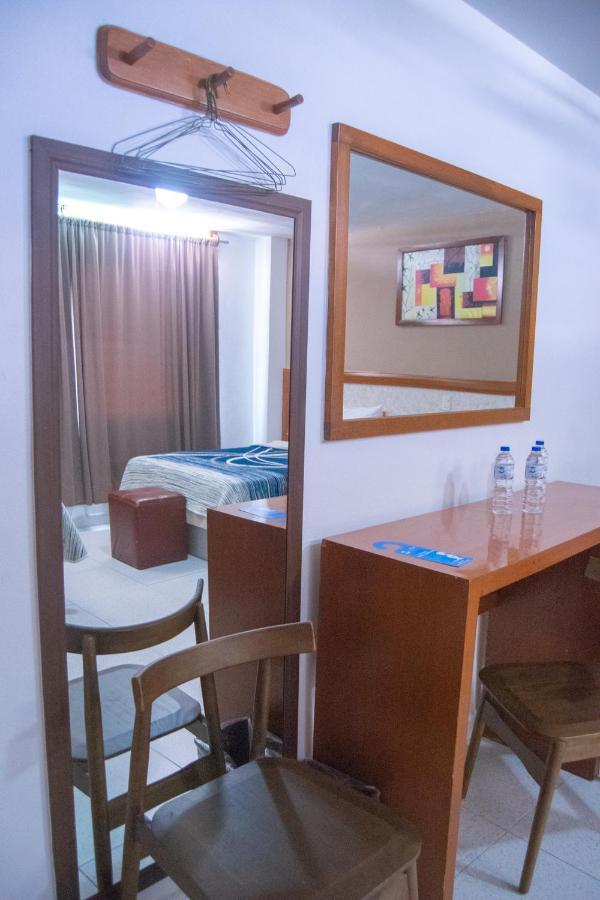 Hotel Niza Zona Piel León Zewnętrze zdjęcie