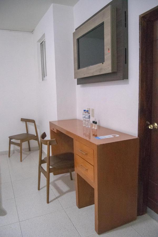 Hotel Niza Zona Piel León Zewnętrze zdjęcie